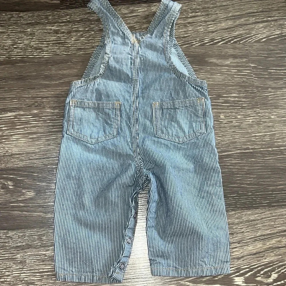 Carter’s 3-6 month overalls - Picture 3 of 4